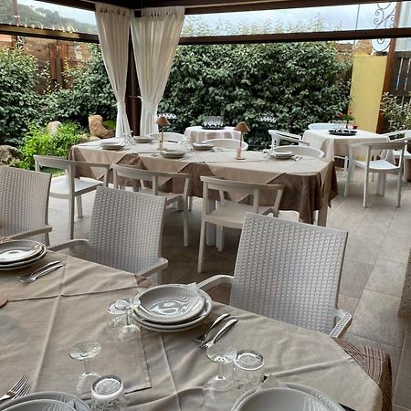 I Graniti Villa Monti Bagian luar foto