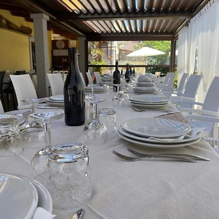 I Graniti Villa Monti Bagian luar foto
