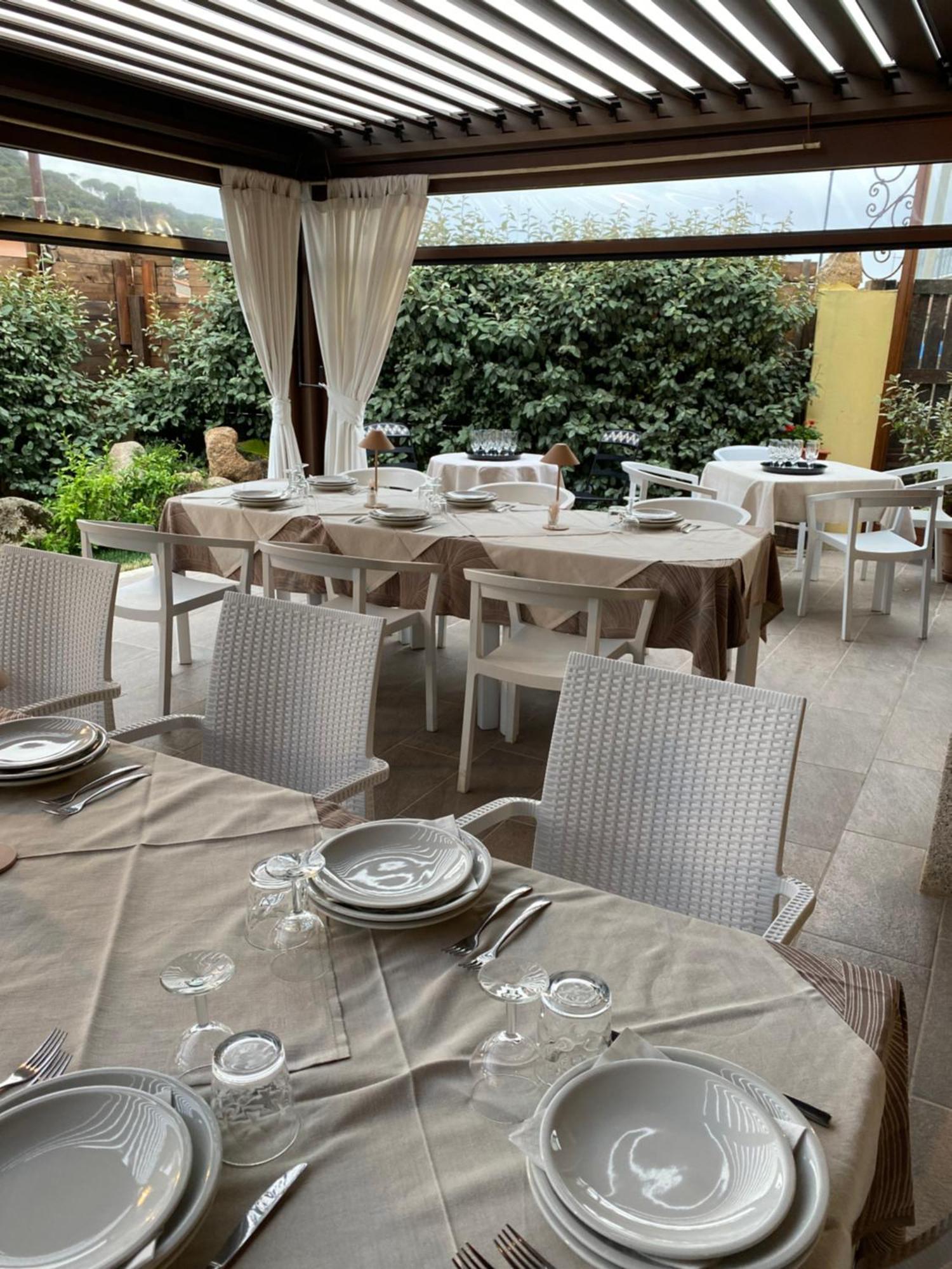 I Graniti Villa Monti Bagian luar foto