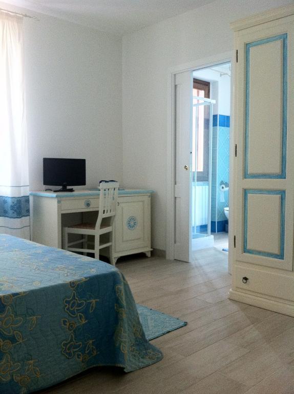 I Graniti Villa Monti Bagian luar foto