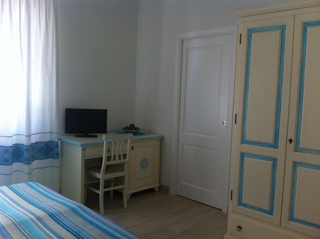 I Graniti Villa Monti Bagian luar foto