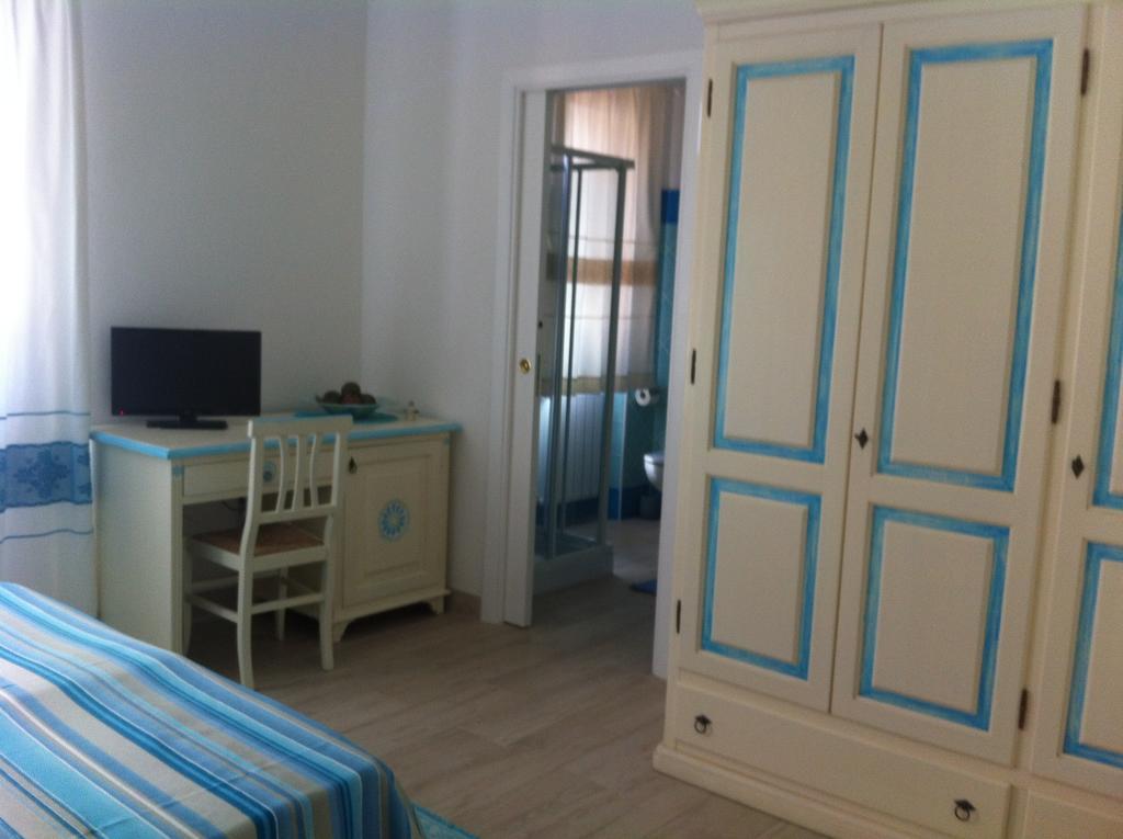 I Graniti Villa Monti Bagian luar foto