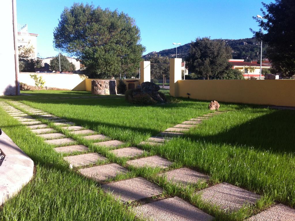 I Graniti Villa Monti Bagian luar foto