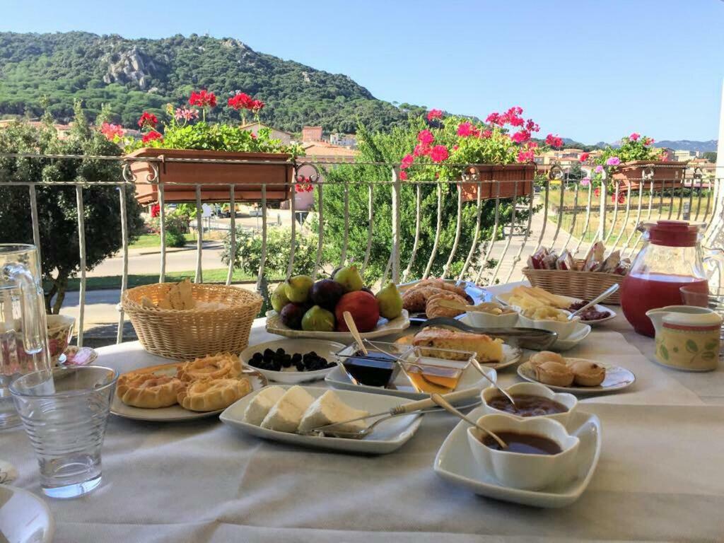 I Graniti Villa Monti Bagian luar foto